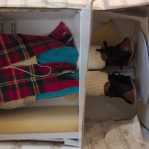 Vintage "Brian" Winterfest Porcelain Doll - Picture 4 of 16